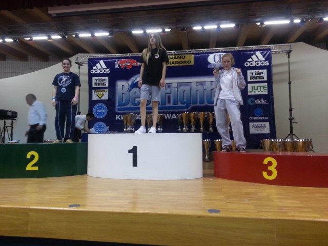 podium 3